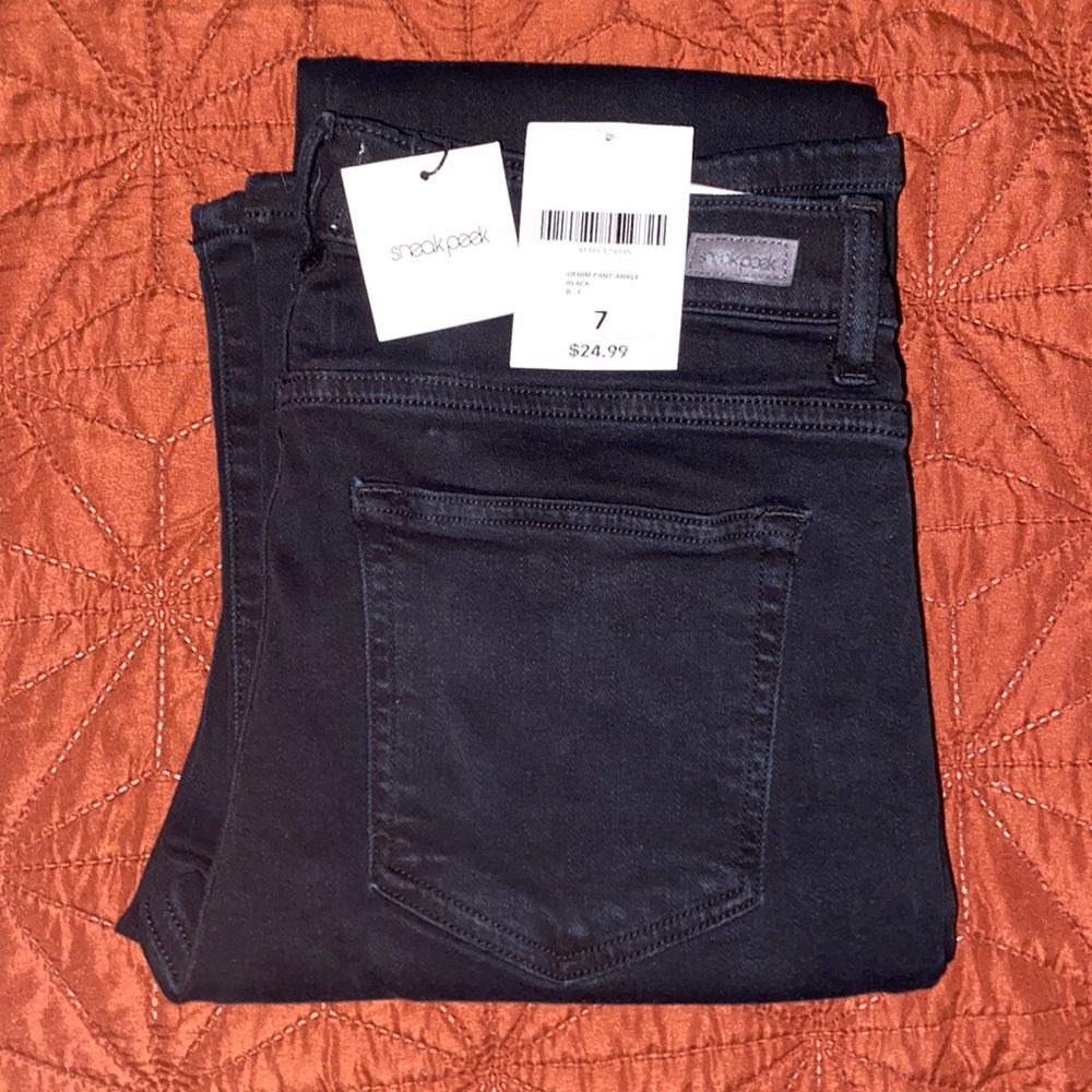 Flared Black Mid Rise jeans - Picture 2 of 4